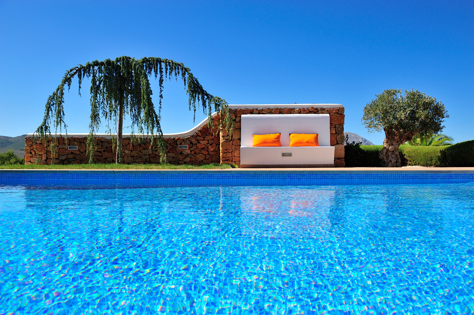 Swimming pools, construction and renovations  in the north of Alicante and the south of Valencia