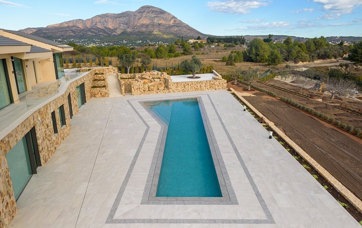 Piscina desbordante